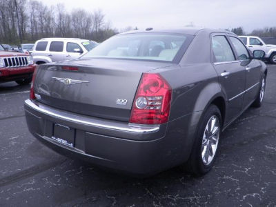 2010 Chrysler 300  Limited