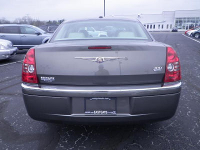 2010 Chrysler 300  Limited