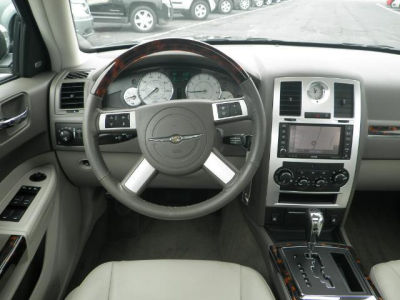2010 Chrysler 300  Limited
