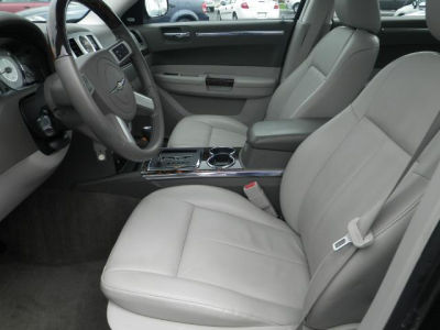 2010 Chrysler 300  Limited