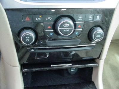 2012 Chrysler 300  Limited