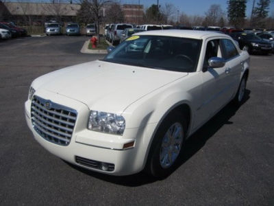 2010 Chrysler 300  TOUR