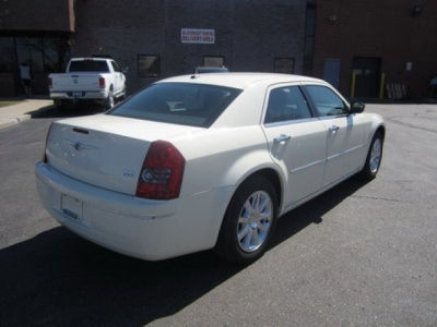 2010 Chrysler 300  TOUR