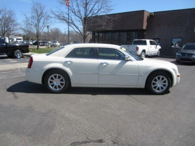 2010 Chrysler 300  TOUR