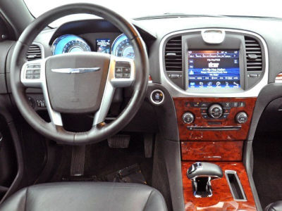 2012 Chrysler 300  Limited