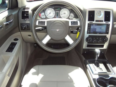 2010 Chrysler 300  Touring