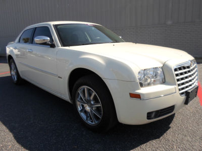 2010 Chrysler 300  Touring/Signature Series