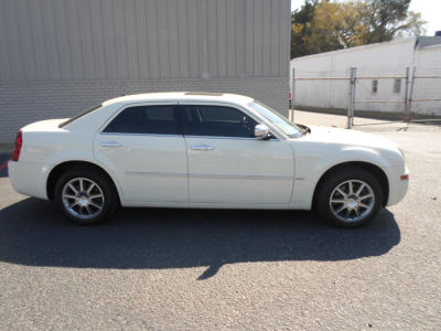 2010 Chrysler 300  Touring/Signature Series