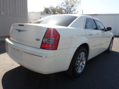 2010 Chrysler 300  Touring/Signature Series