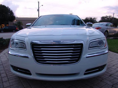 2011 Chrysler 300  Limited