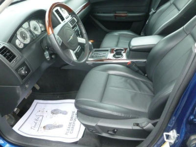 2010 Chrysler 300  Limited