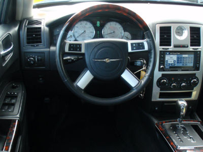 2010 Chrysler 300  Limited