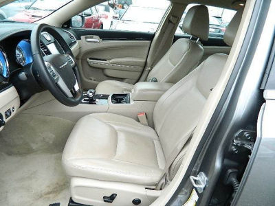 2012 Chrysler 300  Limited