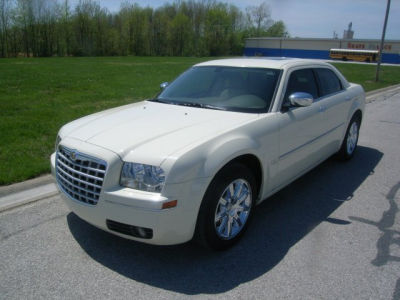 2010 Chrysler 300  Touring Signature