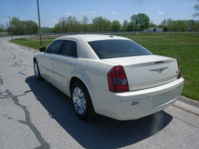 2010 Chrysler 300  Touring Signature