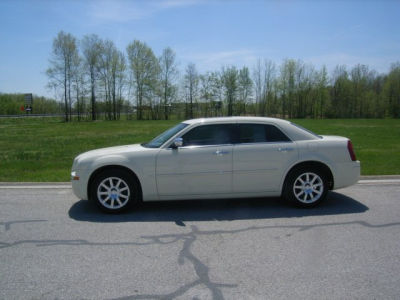 2010 Chrysler 300  Touring Signature