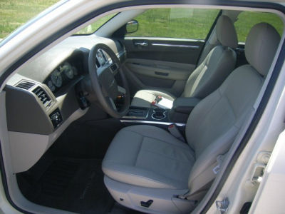 2010 Chrysler 300  Touring Signature