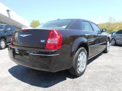 2010 Chrysler 300  Touring/Signature Series