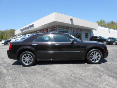 2010 Chrysler 300  Touring/Signature Series