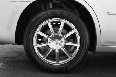 2010 Chrysler 300  Touring/Signature Series