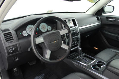 2010 Chrysler 300  Touring/Signature Series