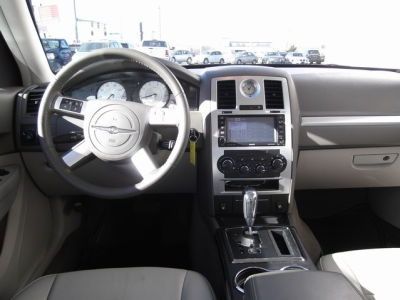 2010 Chrysler 300  Touring/Signature Series