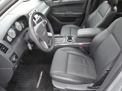 2010 Chrysler 300  Touring