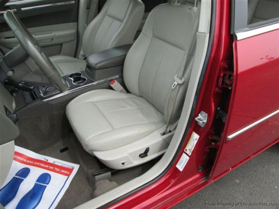2010 Chrysler 300  Touring/Signature Series