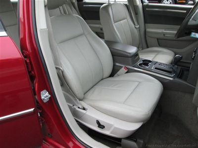 2010 Chrysler 300  Touring/Signature Series