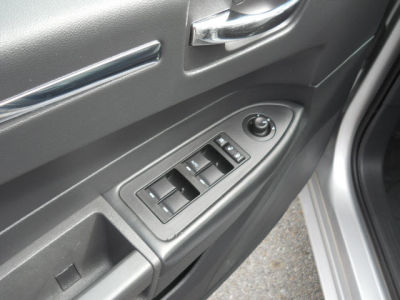 2010 Chrysler 300  Touring