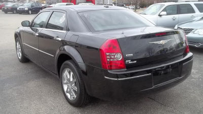2010 Chrysler 300  Touring/Signature Series