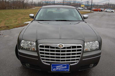 2010 Chrysler 300  Touring/Signature Series
