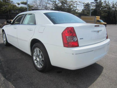 2010 Chrysler 300  Touring/Signature Series