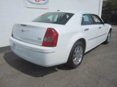 2010 Chrysler 300  Touring/Signature Series