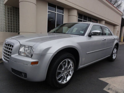 2010 Chrysler 300  Touring/Signature Series