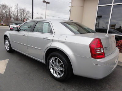 2010 Chrysler 300  Touring/Signature Series