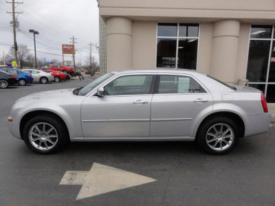 2010 Chrysler 300  Touring/Signature Series