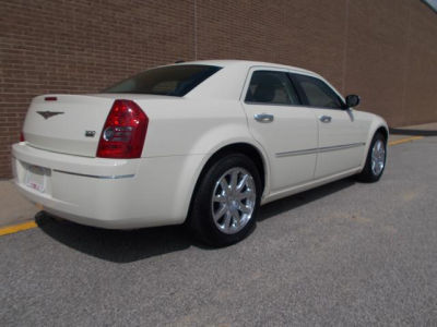 2010 Chrysler 300  Touring