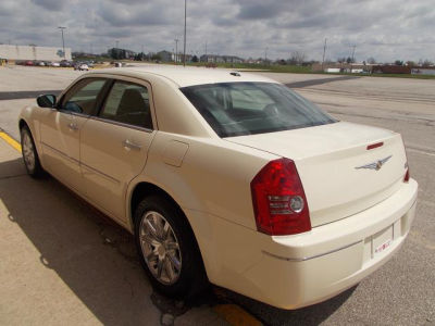 2010 Chrysler 300  Touring