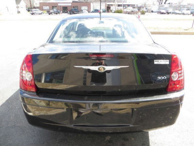 2008 Chrysler 300  LX