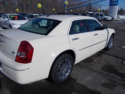 2010 Chrysler 300  Touring/Signature Series