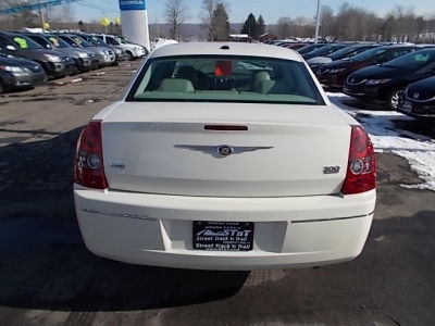 2010 Chrysler 300  Touring/Signature Series