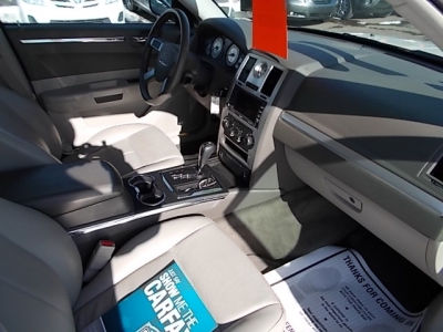 2010 Chrysler 300  Touring/Signature Series