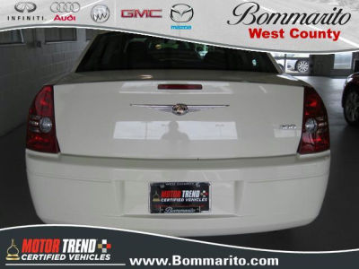 2009 Chrysler 300  LX