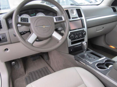 2010 Chrysler 300  Touring