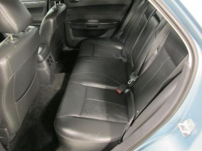 2009 Chrysler 300  Touring/Signature Series