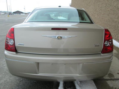 2009 Chrysler 300  Touring/Signature Series