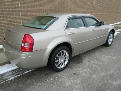 2009 Chrysler 300  Touring/Signature Series
