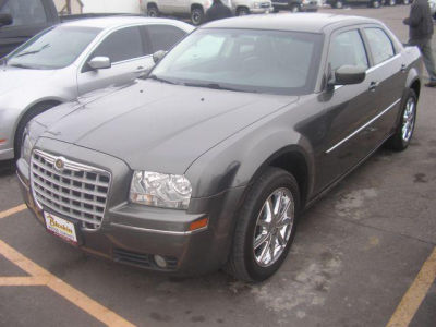 2009 Chrysler 300  Touring/Signature Series