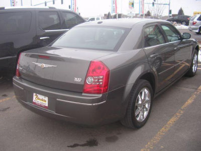 2009 Chrysler 300  Touring/Signature Series